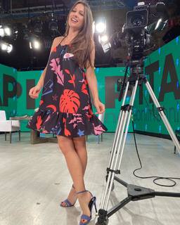 Carolina Ardohain feet photo thumbnail