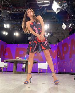 Carolina Ardohain feet photo thumbnail