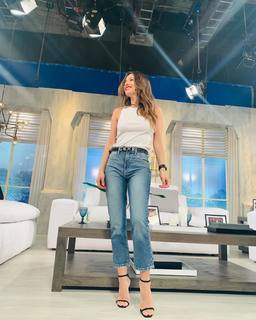 Carolina Ardohain feet photo thumbnail