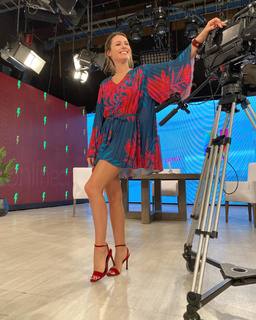 Carolina Ardohain feet photo thumbnail
