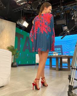Carolina Ardohain feet photo thumbnail