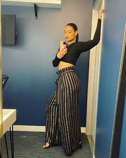 Jordin Sparks feet photo thumbnail