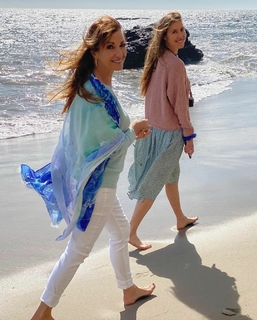 Jane Seymour feet photo thumbnail