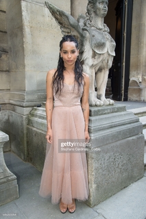 Zoë Kravitz feet photo thumbnail