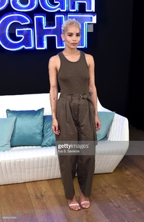 Zoë Kravitz feet photo thumbnail
