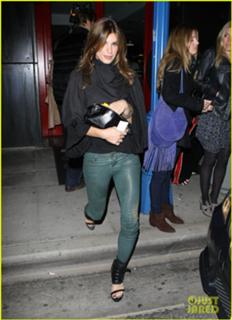 Elisabetta Canalis feet photo thumbnail