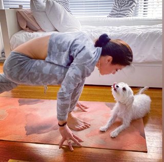 Bethenny Frankel feet photo thumbnail