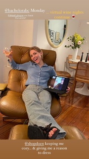 AnnaSophia Robb feet photo thumbnail