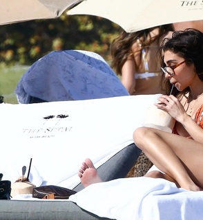 Chantel Jeffries feet photo thumbnail