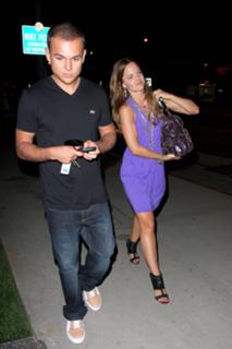 Mena Suvari feet photo thumbnail
