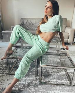Xenia Tchoumitcheva feet photo thumbnail