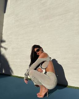 Kylie Jenner feet photo thumbnail