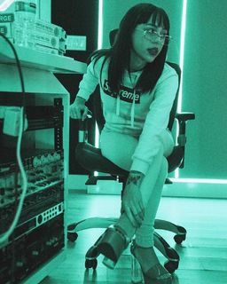 Nicki Nicole feet photo 1