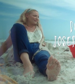 Katherine Heigl feet photo thumbnail