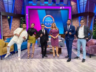 Cynthia Rodríguez feet photo thumbnail