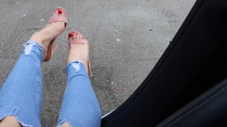 Gabrielle Taylor feet photo thumbnail