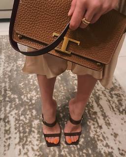 Xenia Tchoumitcheva feet photo thumbnail