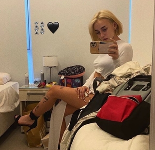 Nicki Nicole feet photo 2