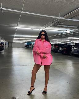 Kylie Jenner feet photo thumbnail