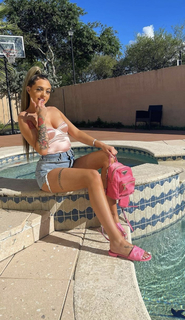Victoria Waldrip feet photo thumbnail