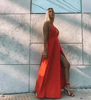 Nicole Neumann feet photo thumbnail
