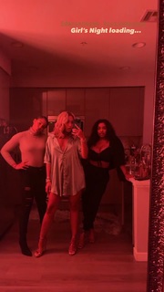 Jilly Anais feet photo thumbnail