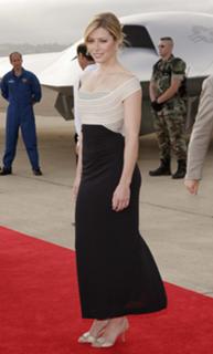 Jessica Biel feet photo thumbnail