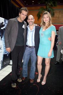 Jessica Biel feet photo thumbnail