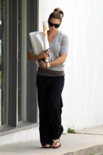 Jessica Biel feet photo thumbnail