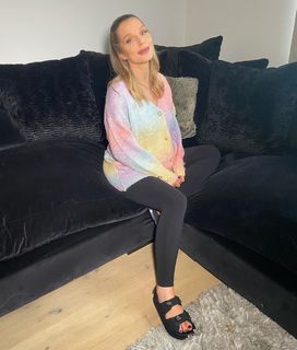 Helen Flanagan feet photo thumbnail