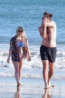 Ariel Winter feet photo thumbnail