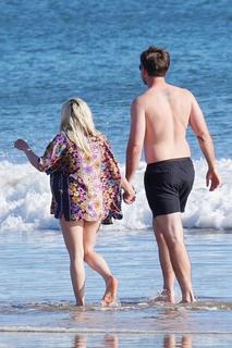 Ariel Winter feet photo thumbnail