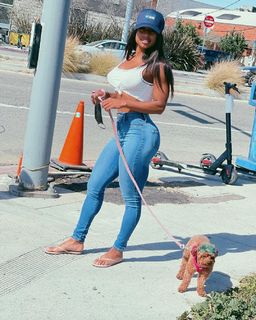 Qimmah Russo feet photo thumbnail