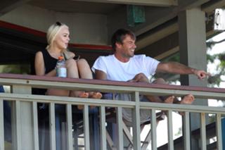 Lindsay Lohan feet photo thumbnail