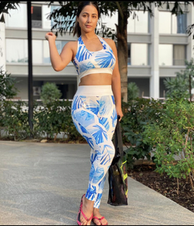 Hina Khan feet photo thumbnail