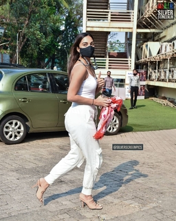 Kiara Advani feet photo thumbnail