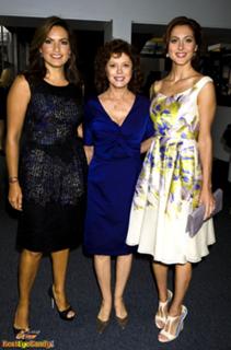 Mariska Hargitay feet photo thumbnail