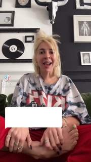 Gabbie Hanna feet photo thumbnail