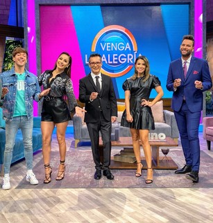 Laura González feet photo thumbnail