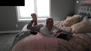 Natalia Mogollon feet photo thumbnail