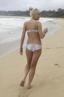 Lindsay Lohan feet photo thumbnail