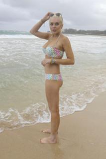 Lindsay Lohan feet photo thumbnail