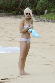 Lindsay Lohan feet photo thumbnail