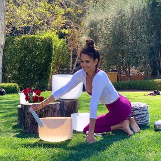 Brooke Burke feet photo thumbnail