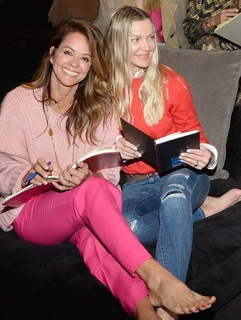 Brooke Burke feet photo thumbnail