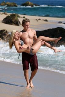 Heidi Montag feet photo thumbnail