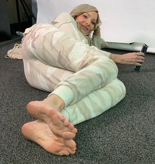 Kyle Unfug feet photo thumbnail
