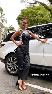Paula Fernandes feet photo thumbnail