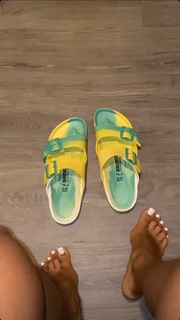 Karrueche Tran feet photo thumbnail