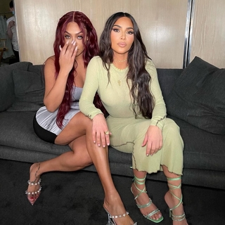 La La Anthony feet photo thumbnail
